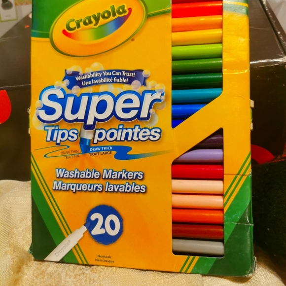 Adult relaxation therapy coloring book and Crayola 20 super tip markers new - Picture 7 of 11
